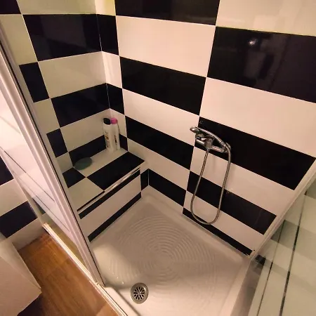 Sunny Flat With Huge Terrace! Close Downtown! *