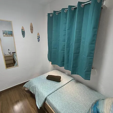 Sunny Flat With Huge Terrace! Close Downtown! Διαμέρισμα