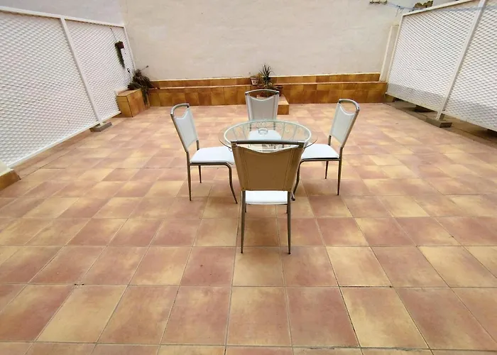 Sunny Flat With Huge Terrace! Close Downtown! 아파트 *