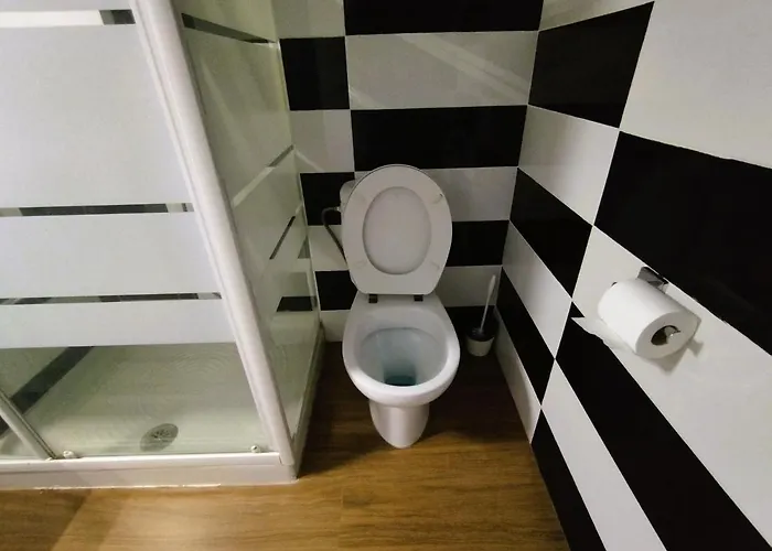 Sunny Flat With Huge Terrace! Close Downtown!