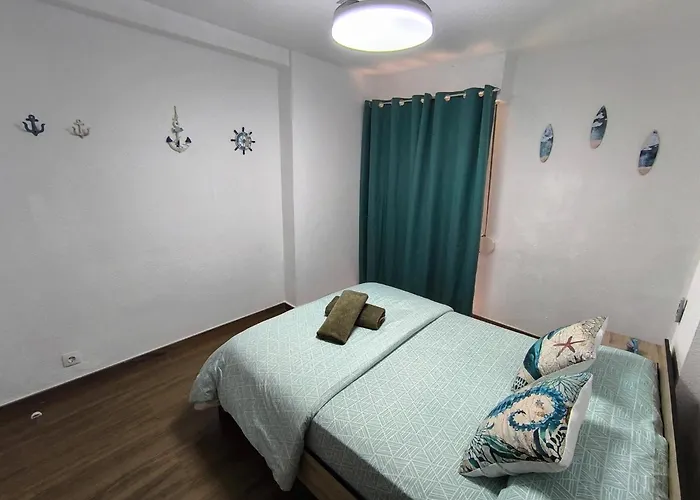 Sunny Flat With Huge Terrace! Close Downtown! 아파트 *